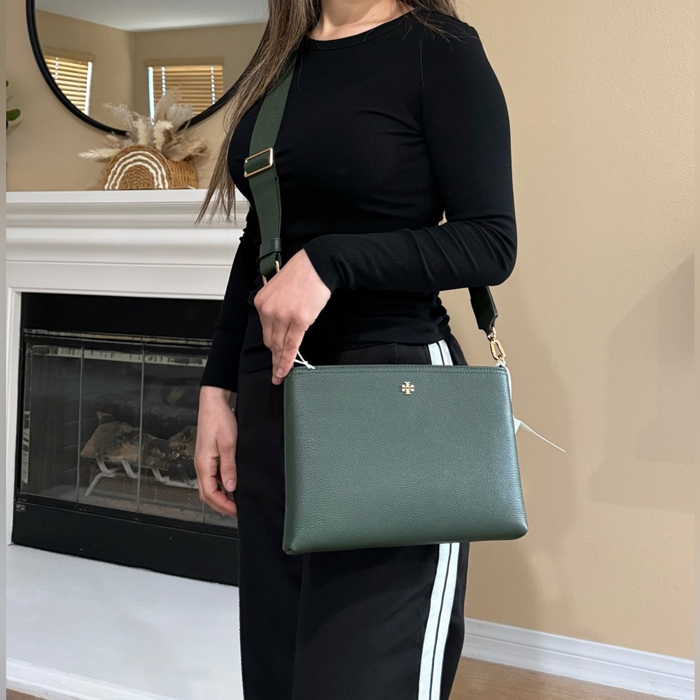 New, authentic Tory Burch blake swing crossbody bag in green - Picture 13 of 14